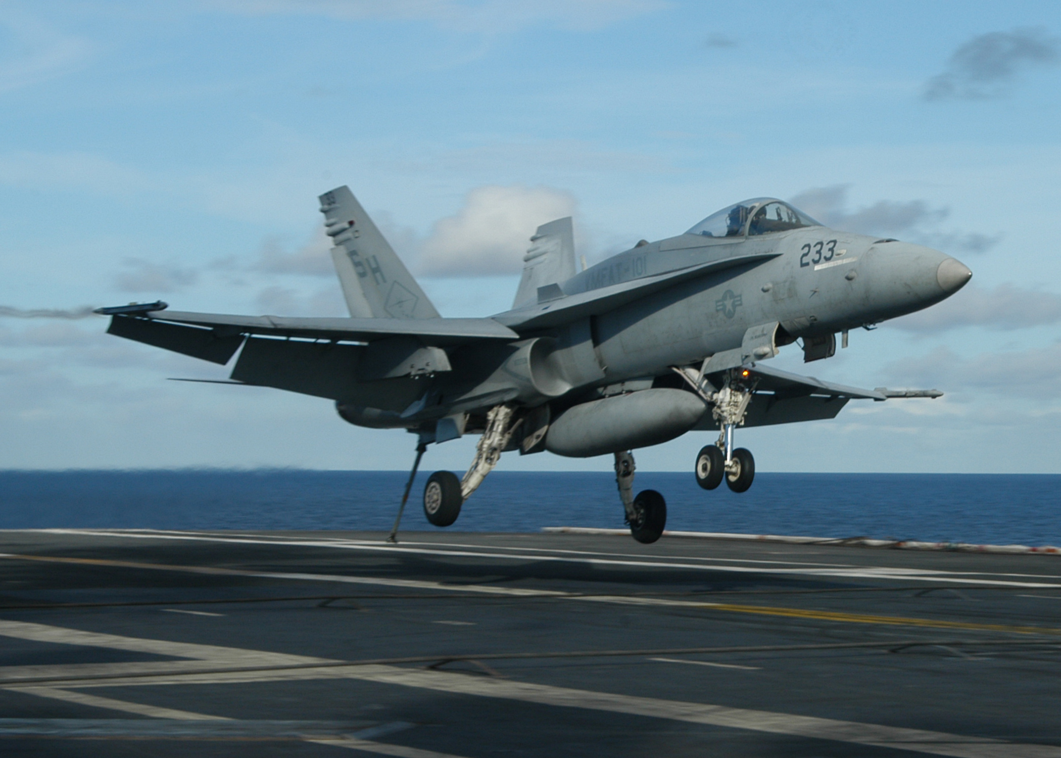 f18 carrier landing online