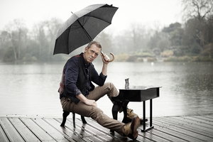 Hugh Laurie Image